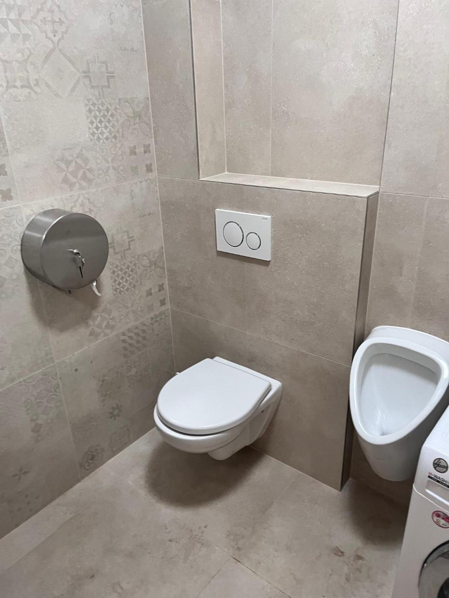 New City Centre Garden Apartment - Central Location Прага Экстерьер фото